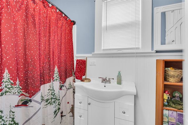 310 W Barnes Avenue, Lansing, MI 48910