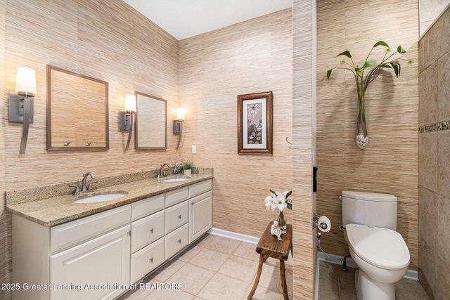 7119 Ravenna Trail, 73, Lansing, MI 48917