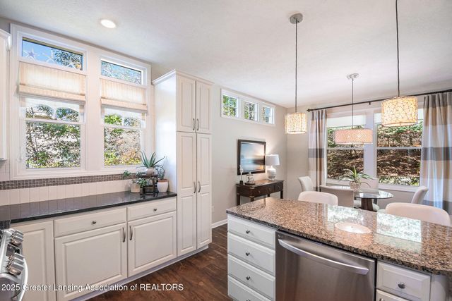 7119 Ravenna Trail, 73, Lansing, MI 48917