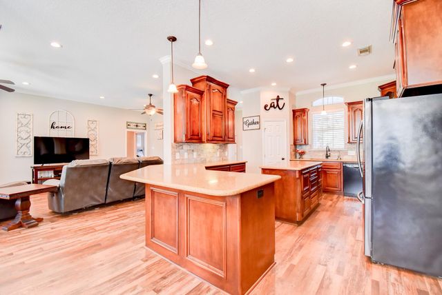 7547 County Road 684d, Sweeny, TX 77480