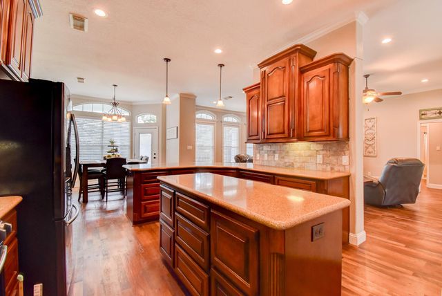 7547 County Road 684d, Sweeny, TX 77480