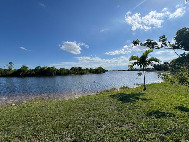 898 Tulip Circle, Weston, FL 33327