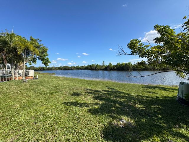 898 Tulip Circle, Weston, FL 33327