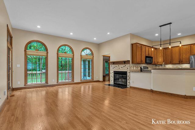5180 Brookestone Drive, Rockford, MI 49341