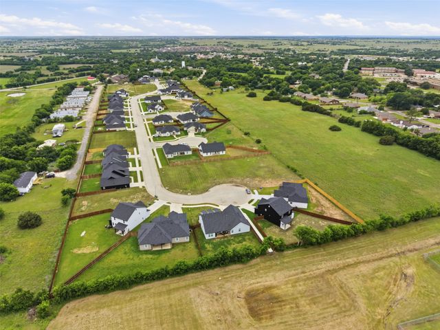 589 Highview Court, Godley, TX 76044