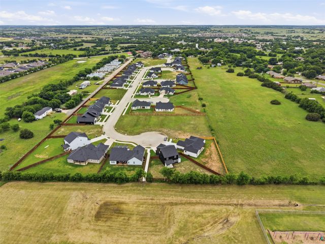 589 Highview Court, Godley, TX 76044