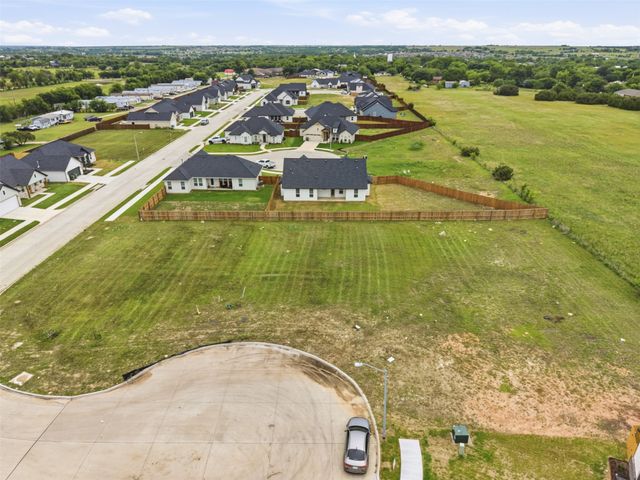 589 Highview Court, Godley, TX 76044