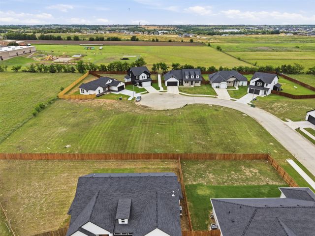 589 Highview Court, Godley, TX 76044