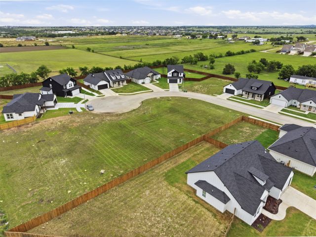 589 Highview Court, Godley, TX 76044