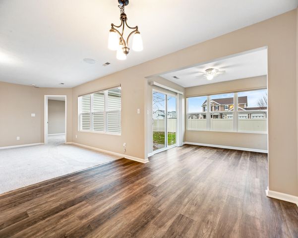 515 E 117th Place, Crown Point, IN 46307