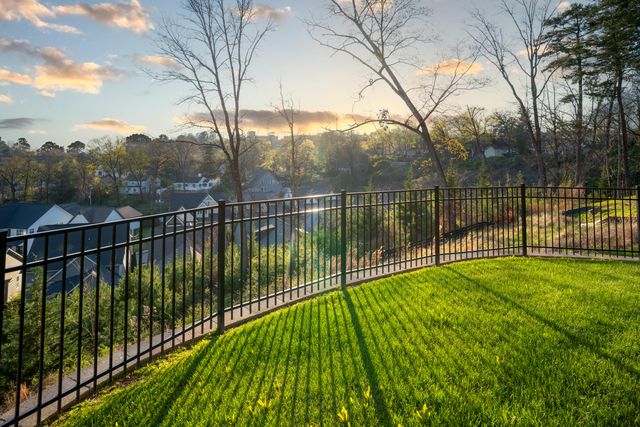 1817 Notting Hill, Chattanooga, TN 37405