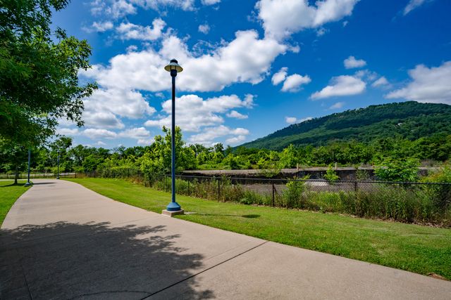 1817 Notting Hill, Chattanooga, TN 37405