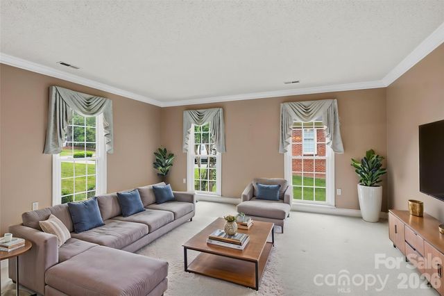 9232 Hemingford Court, Charlotte, NC 28277