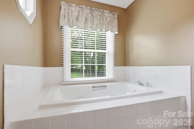 9232 Hemingford Court, Charlotte, NC 28277