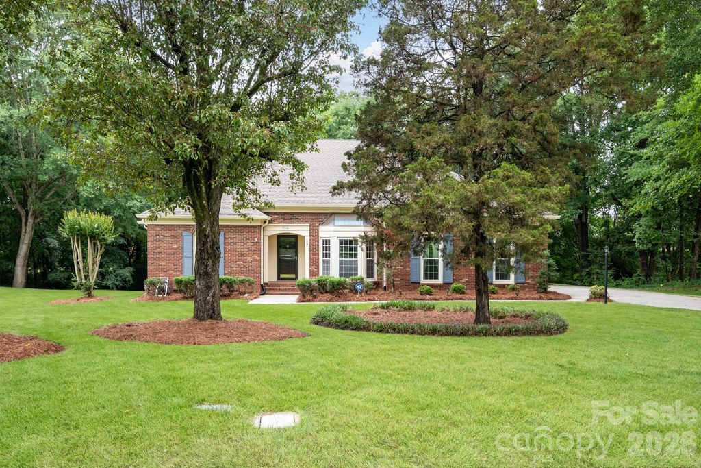 9232 Hemingford Court, Charlotte, NC 28277
