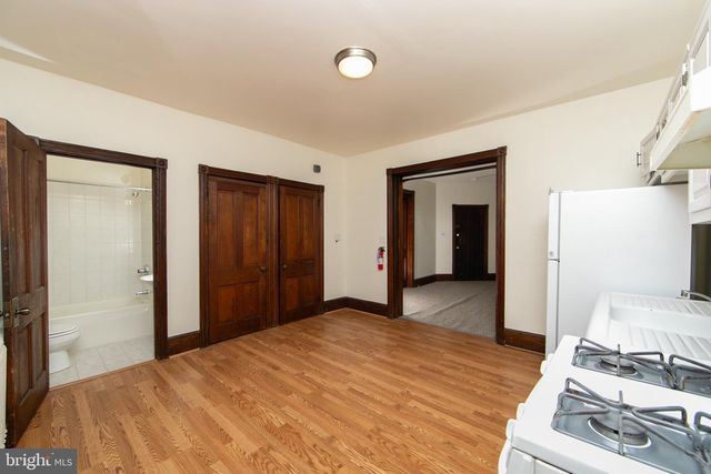 238 S PAVILION AVE, Riverside, NJ 08075