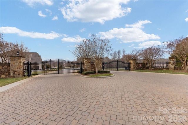 124 Highclere Drive, Waxhaw, NC 28173