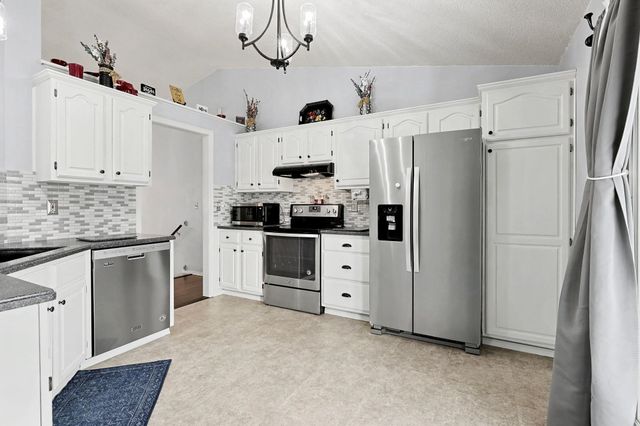 713 High Plains Cir, Maize, KS 67101