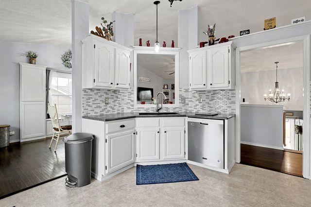 713 High Plains Cir, Maize, KS 67101