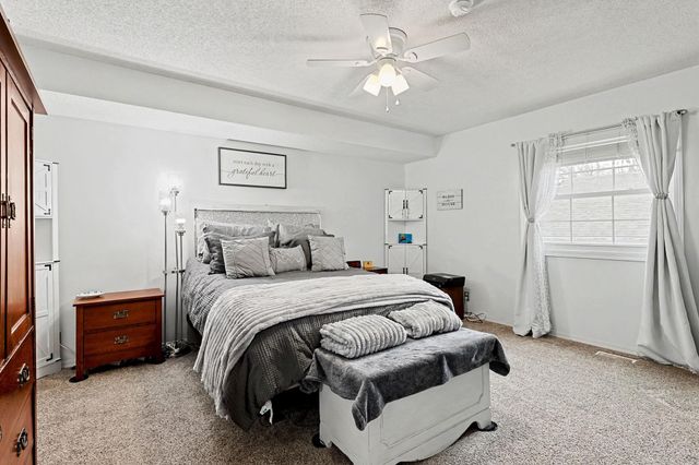 713 High Plains Cir, Maize, KS 67101