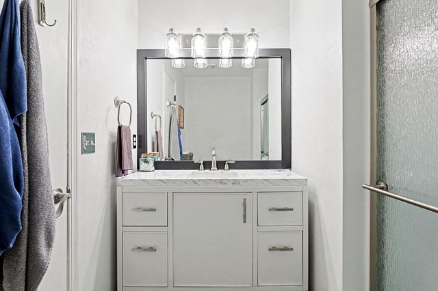 713 High Plains Cir, Maize, KS 67101