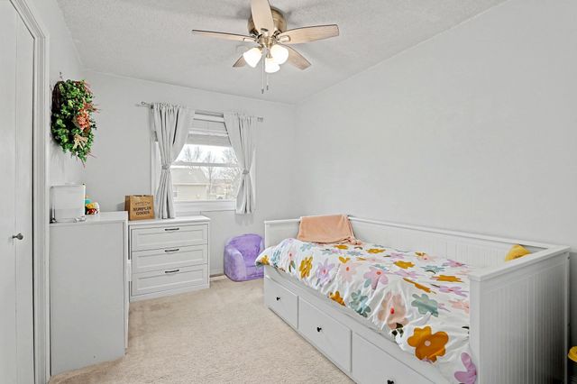 713 High Plains Cir, Maize, KS 67101