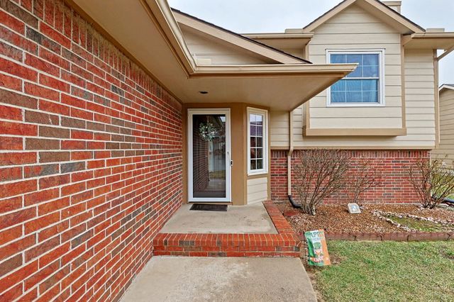 713 High Plains Cir, Maize, KS 67101