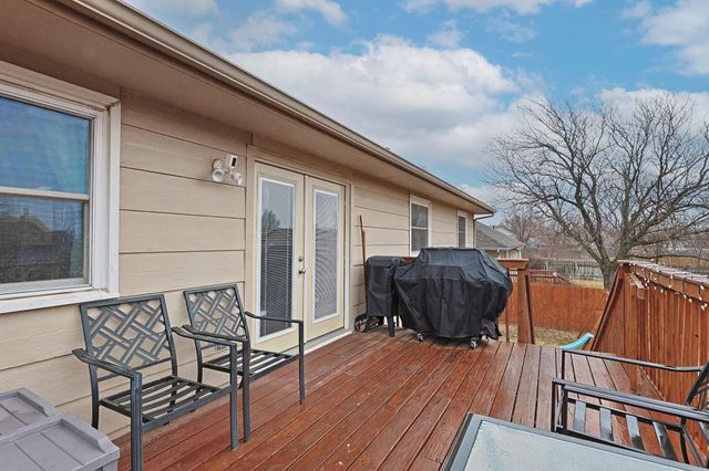 713 High Plains Cir, Maize, KS 67101