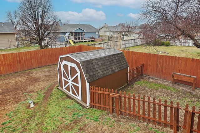 713 High Plains Cir, Maize, KS 67101