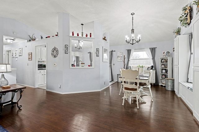 713 High Plains Cir, Maize, KS 67101