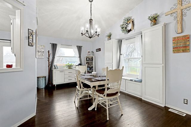 713 High Plains Cir, Maize, KS 67101