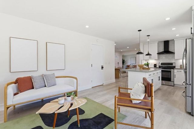 1122 Lynhurst Way, San Jose, CA 95118