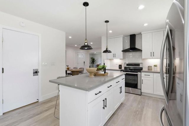 1122 Lynhurst Way, San Jose, CA 95118