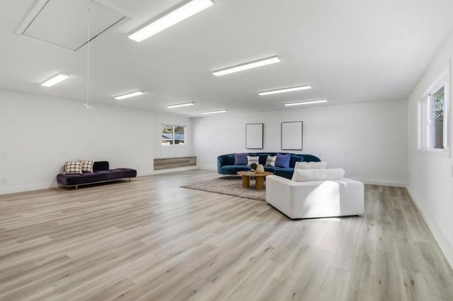 1122 Lynhurst Way, San Jose, CA 95118