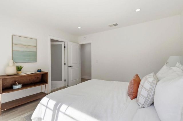 1122 Lynhurst Way, San Jose, CA 95118