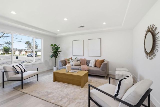 1122 Lynhurst Way, San Jose, CA 95118