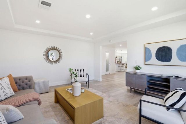 1122 Lynhurst Way, San Jose, CA 95118