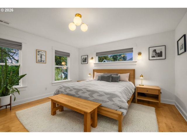 4725 UPPER Dr, Lake Oswego, OR 97035