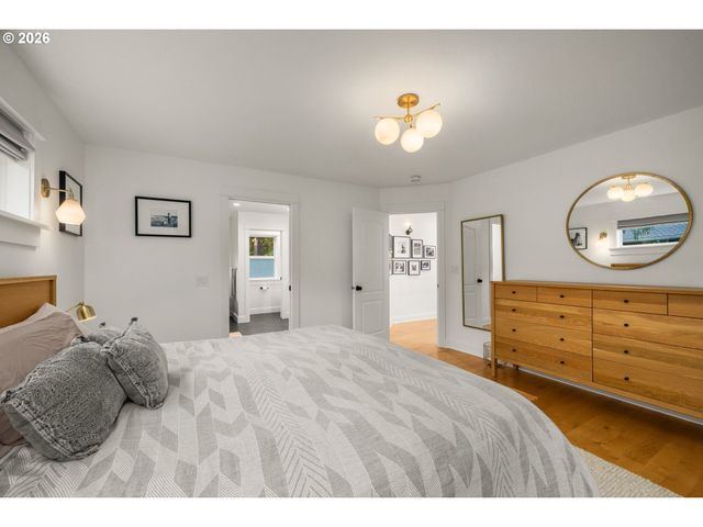 4725 UPPER Dr, Lake Oswego, OR 97035