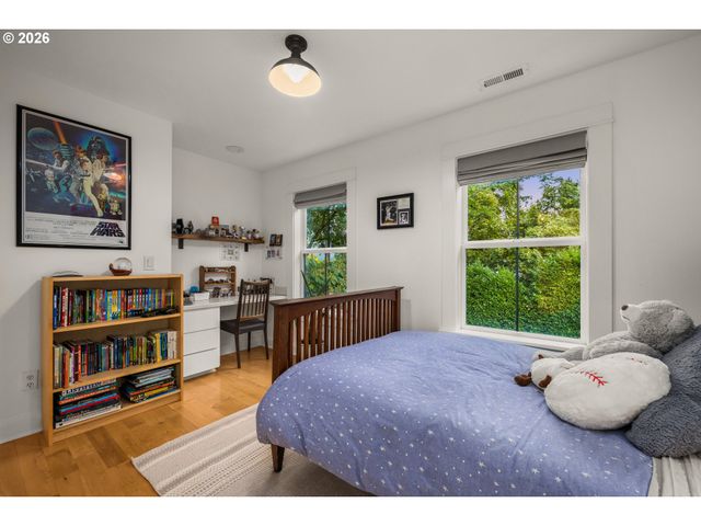 4725 UPPER Dr, Lake Oswego, OR 97035
