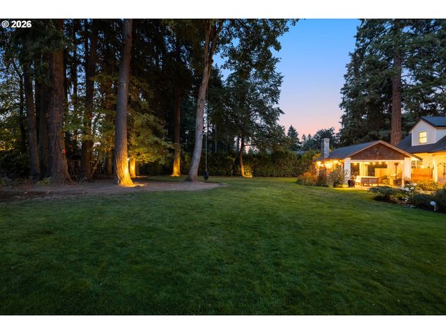 4725 UPPER Dr, Lake Oswego, OR 97035
