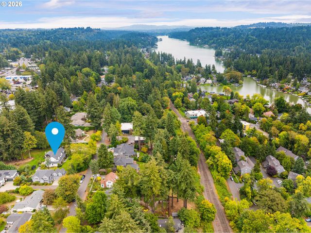 4725 UPPER Dr, Lake Oswego, OR 97035