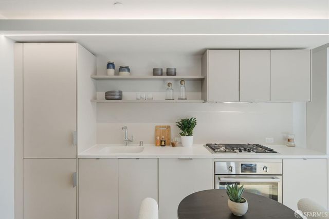 400 Grove Street 205, San Francisco, CA 94102