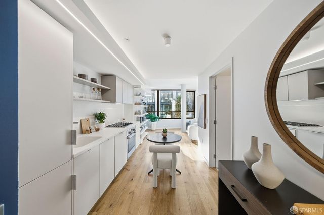 400 Grove Street 205, San Francisco, CA 94102