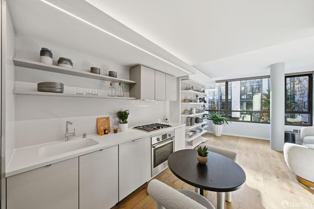 400 Grove Street 205, San Francisco, CA 94102