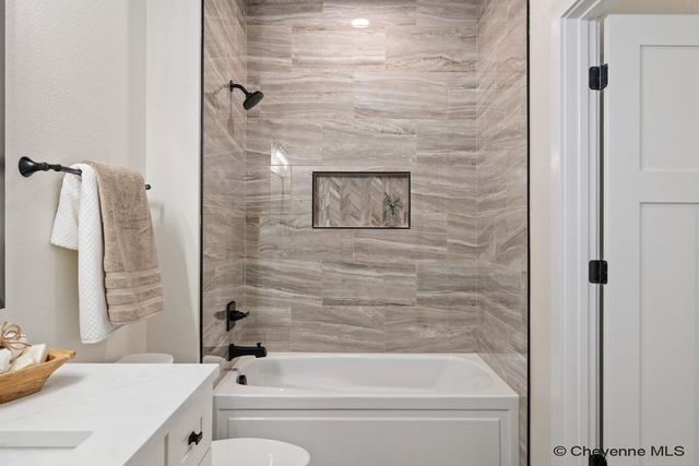 4081 SADDLEBACK LN, Cheyenne, WY 82009