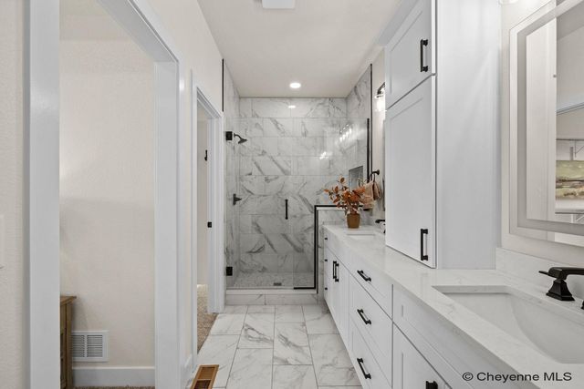 4081 SADDLEBACK LN, Cheyenne, WY 82009