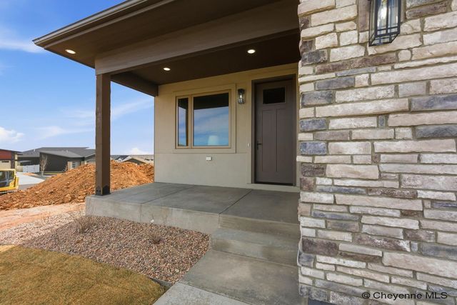 4081 SADDLEBACK LN, Cheyenne, WY 82009