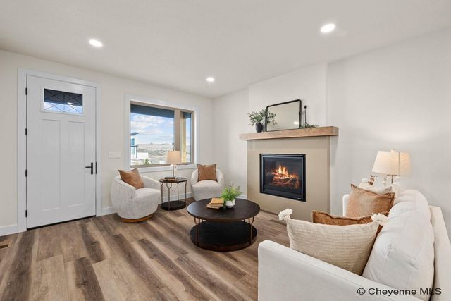 4081 SADDLEBACK LN, Cheyenne, WY 82009