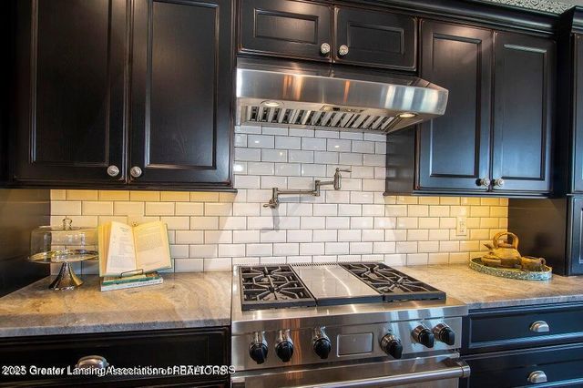 9285 Guinea Road, Grand Ledge, MI 48837